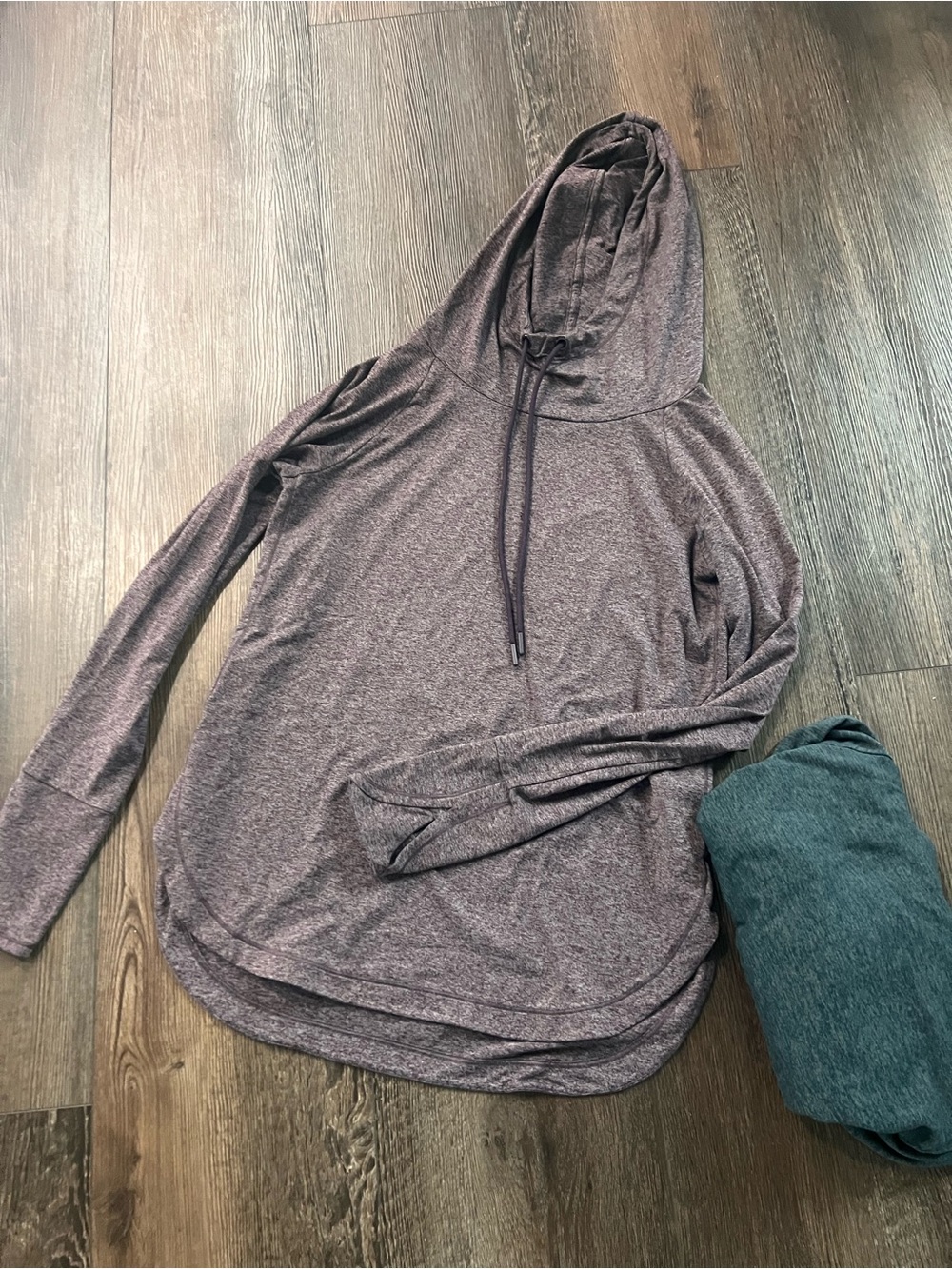 2 Athleta Heathered Plum and Green Hooded Long Sleeve Pullover